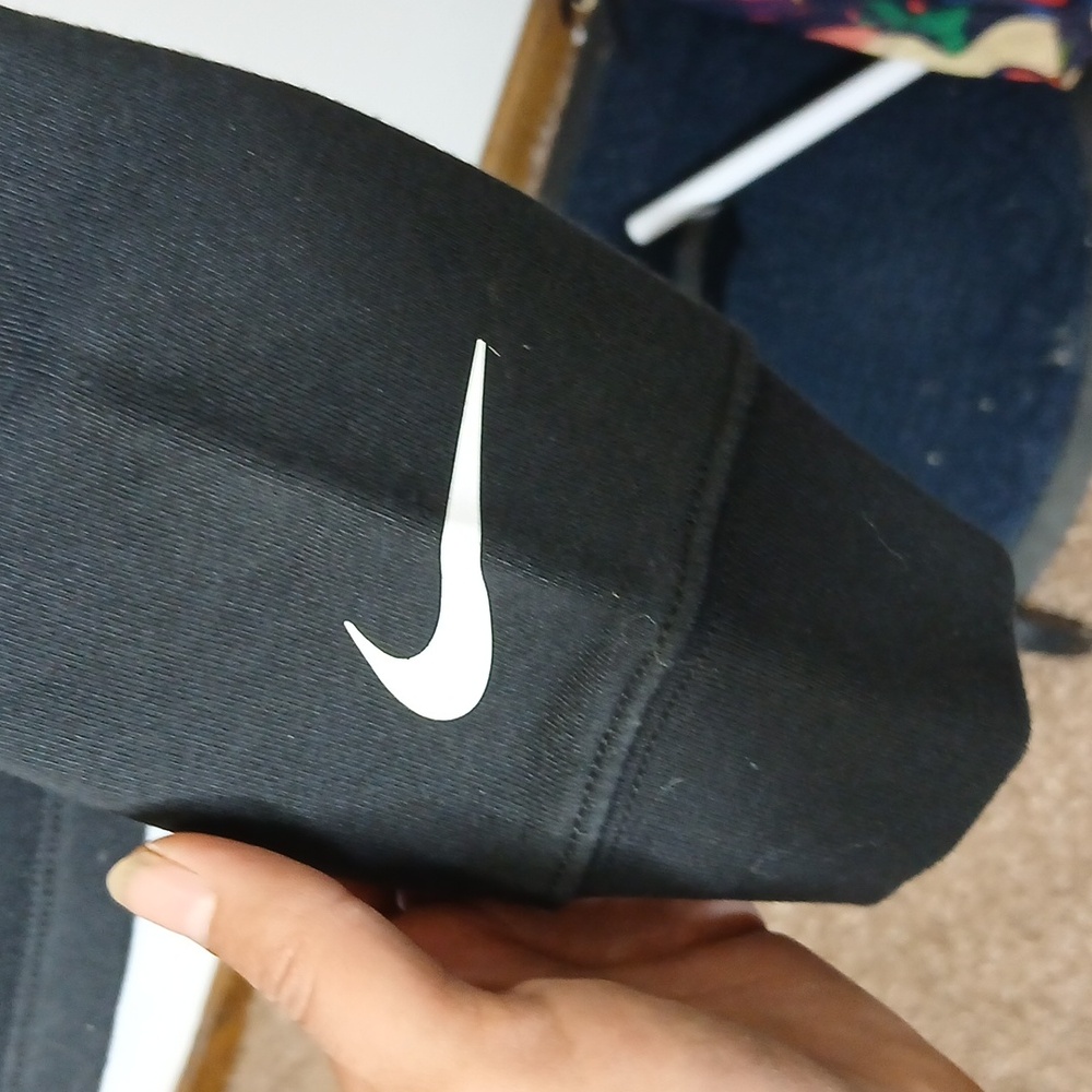 Nike Black And Gold Hooded Sweat Shirt Size Large - Picture 4 of 14